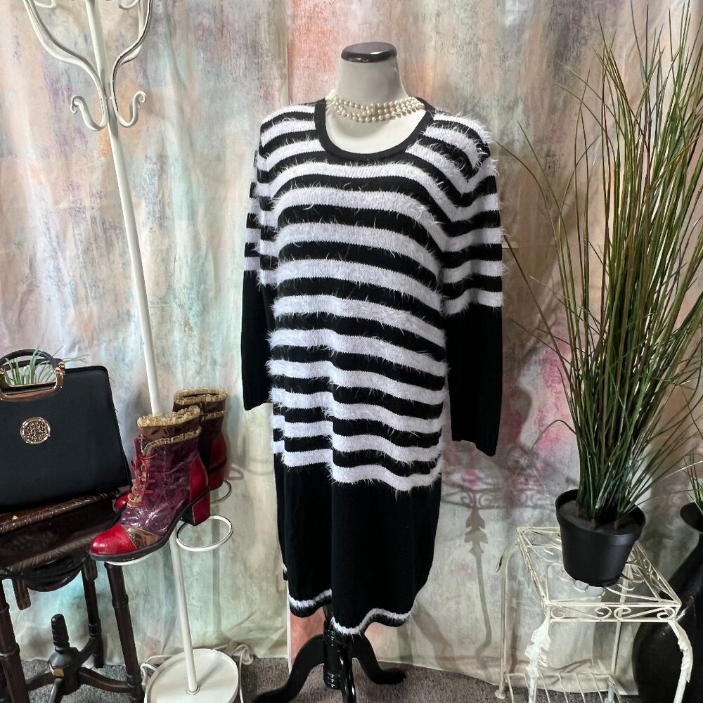 📌Bodyflirt Cozy Stripped Fuzzy Knitted Midi Plus Size Dress